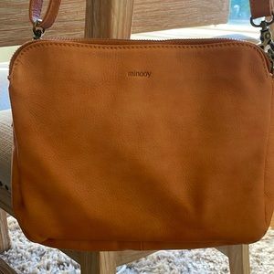 Minooy Bali Three-Layer Leather Crossbody bag
